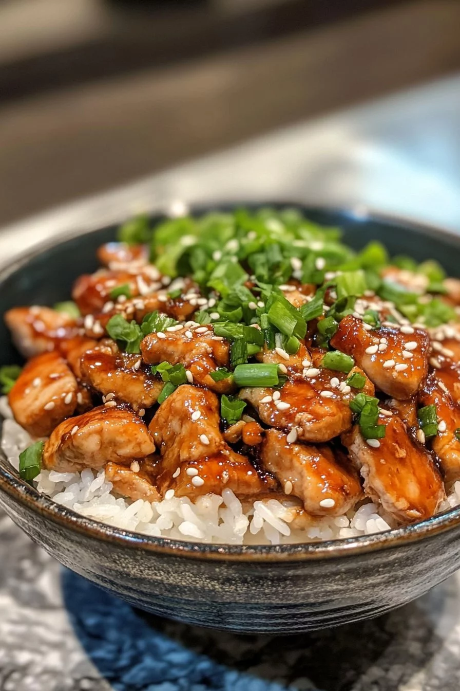 Bowl di riso con pollo teriyaki